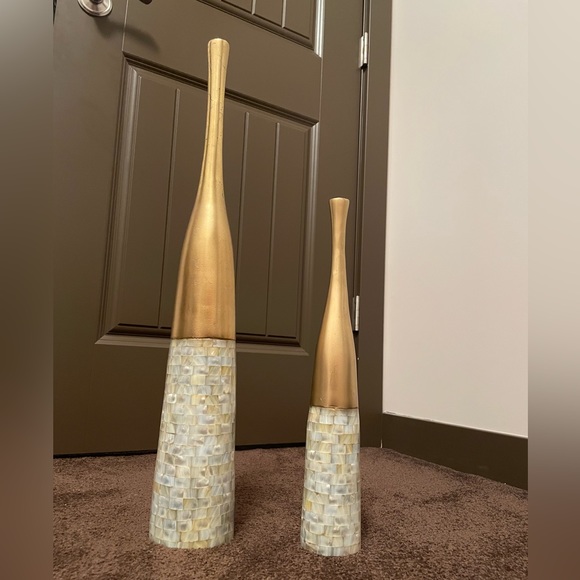 Two Piece Gold Vase Set (NEW) - Picture 2 of 7